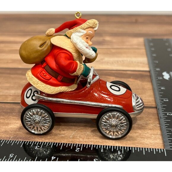 2008 HALLMARK KEEPSAKE ORNAMENT QXC8014 SANTA TAKES A SPIN RACE PEDAL CAR - Picture 5 of 10